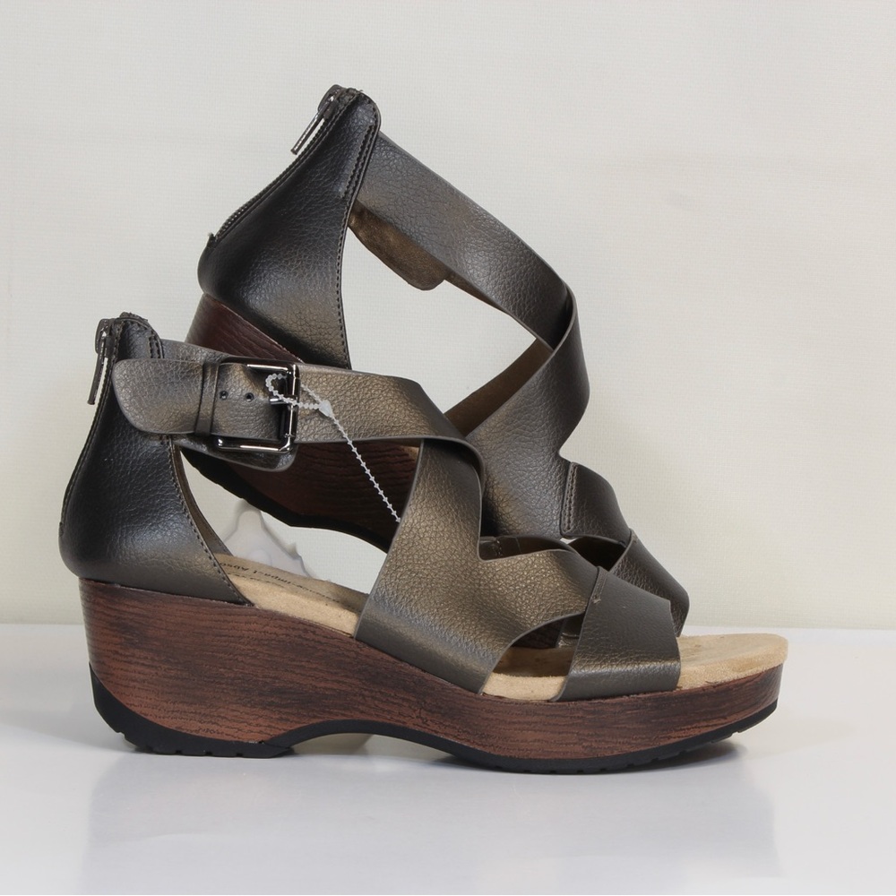 Easy Works by Easy Street Women's Roza Pewter Slip Resistant Sandals NWT - Picture 7 of 12